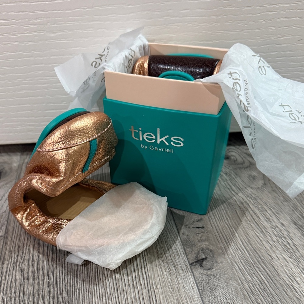 Tieks‎ Rose Gold Glam Size 7. New in box